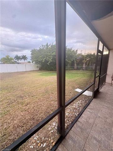 408 37TH TER, Cape Coral, FL 33914