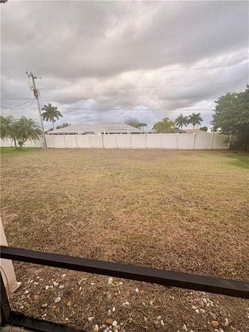 408 37TH TER, Cape Coral, FL 33914