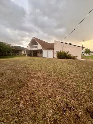 408 37TH TER, Cape Coral, FL 33914