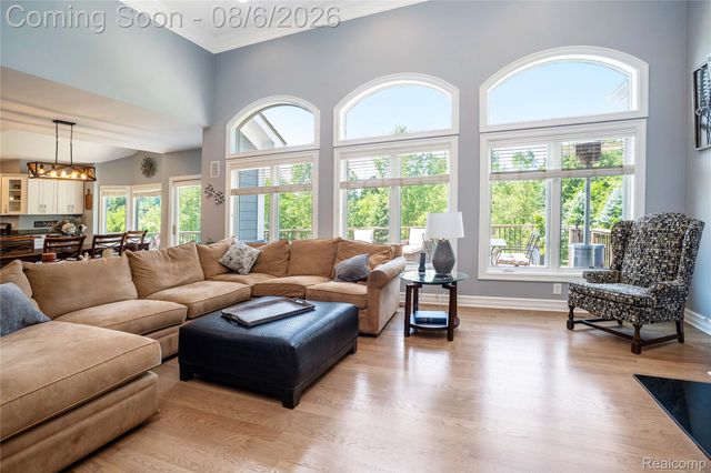 888 Suchava Drive, White Lake Charter Township, MI 48386