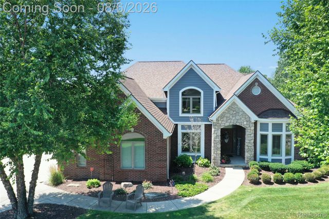 888 Suchava Drive, White Lake Charter Township, MI 48386