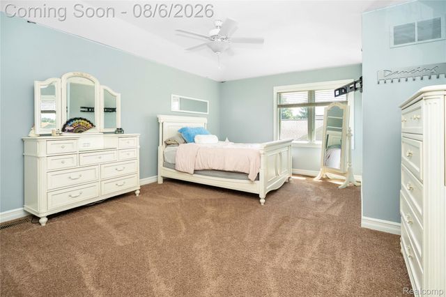 888 Suchava Drive, White Lake Charter Township, MI 48386