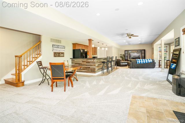 888 Suchava Drive, White Lake Charter Township, MI 48386