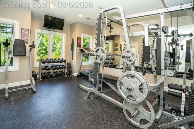 888 Suchava Drive, White Lake Charter Township, MI 48386