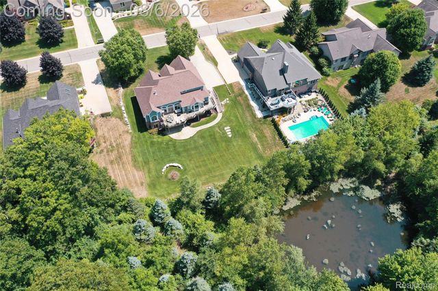 888 Suchava Drive, White Lake Charter Township, MI 48386