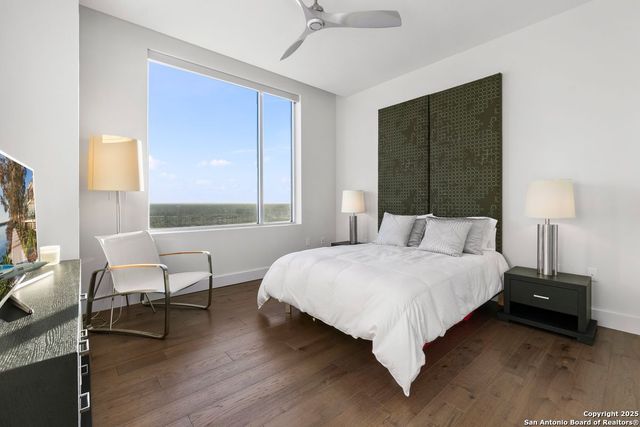 610 E Market St Unit 2905, San Antonio, TX 78205