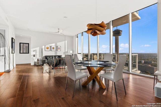 610 E Market St Unit 2905, San Antonio, TX 78205