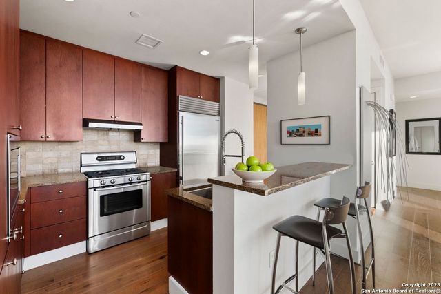 610 E Market St Unit 2905, San Antonio, TX 78205