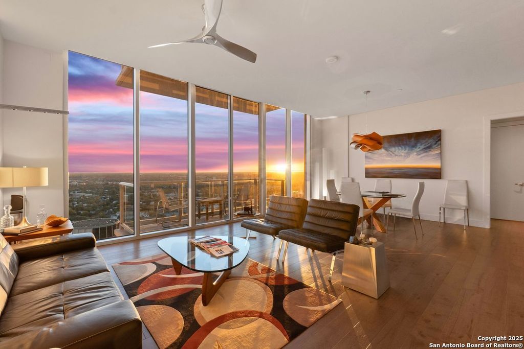 610 E Market St Unit 2905, San Antonio, TX 78205