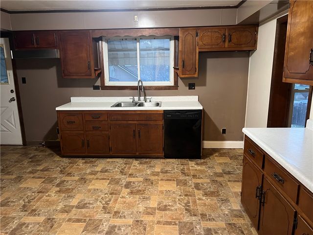 59 Dewey Aly, Allegheny Twp, PA 15656