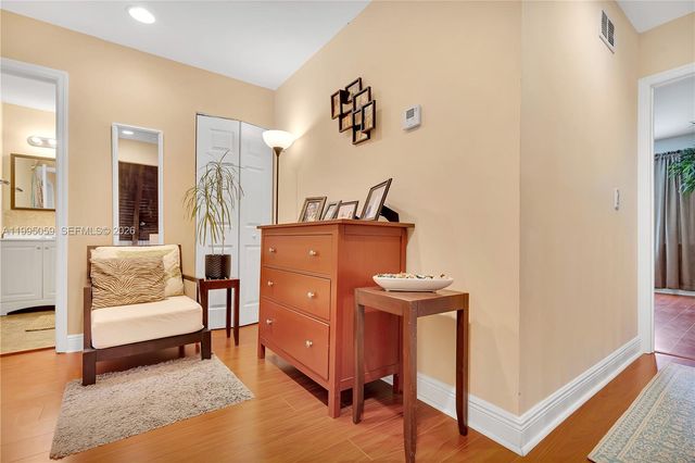 1610 W Sandpiper Cir, Pembroke Pines, FL 33026