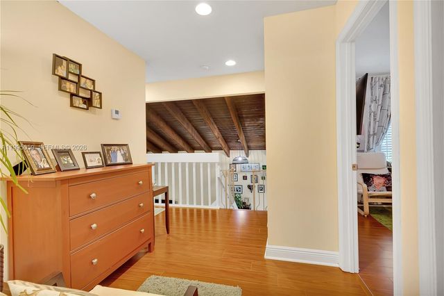 1610 W Sandpiper Cir, Pembroke Pines, FL 33026