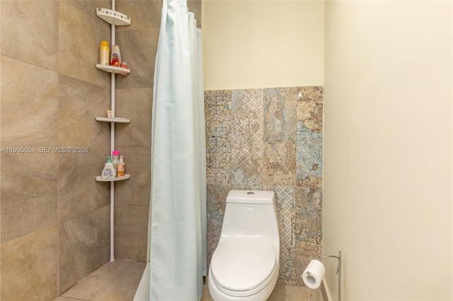 1610 W Sandpiper Cir, Pembroke Pines, FL 33026