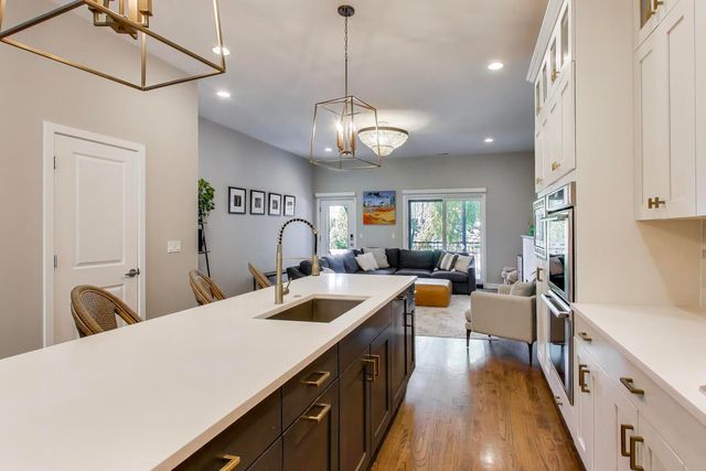 926 N Honore Street 2, Chicago, IL 60622