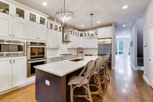 926 N Honore Street 2, Chicago, IL 60622