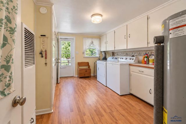 1919 EVERGREEN DR, Rapid City, SD 57702
