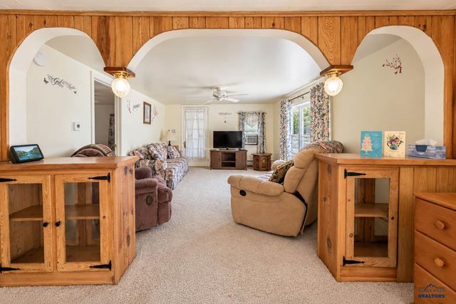 1919 EVERGREEN DR, Rapid City, SD 57702
