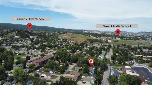1919 EVERGREEN DR, Rapid City, SD 57702