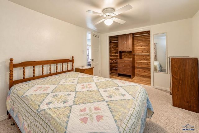1919 EVERGREEN DR, Rapid City, SD 57702