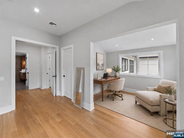 14 Allison Drive, Englewood Cliffs, NJ 07632