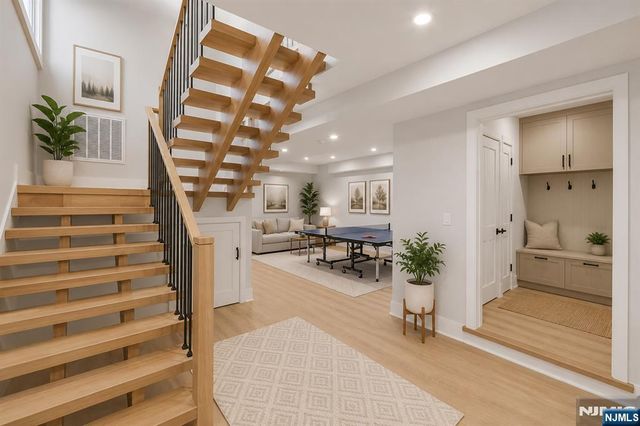 14 Allison Drive, Englewood Cliffs, NJ 07632