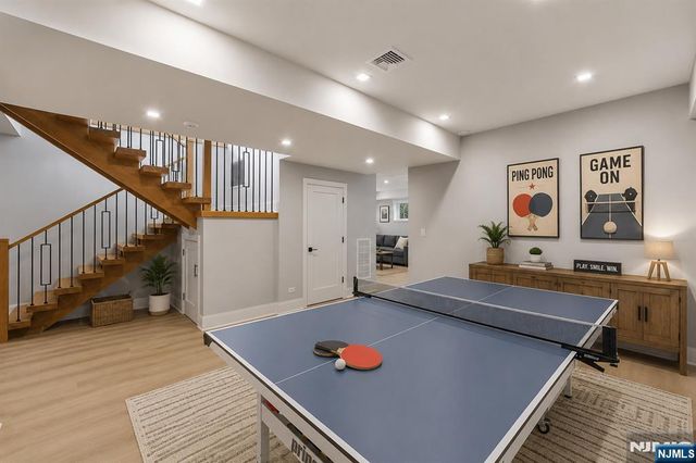 14 Allison Drive, Englewood Cliffs, NJ 07632