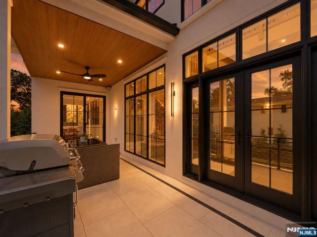 14 Allison Drive, Englewood Cliffs, NJ 07632