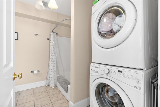17 Robbins St 3-1, Waltham, MA 02453