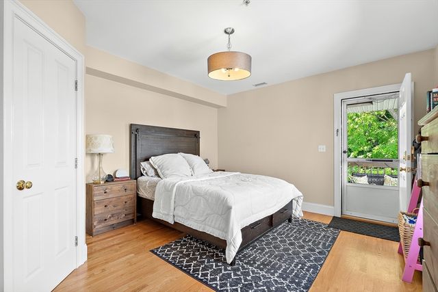 17 Robbins St 3-1, Waltham, MA 02453