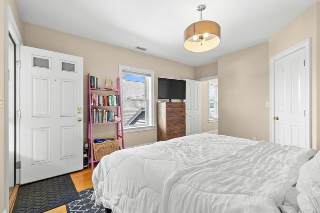 17 Robbins St 3-1, Waltham, MA 02453