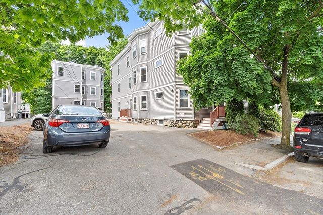 17 Robbins St 3-1, Waltham, MA 02453