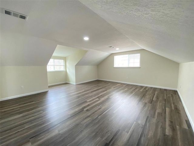 301 Old Bayou Drive, Dickinson, TX 77539