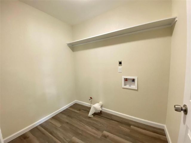 301 Old Bayou Drive, Dickinson, TX 77539