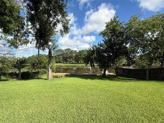 301 Old Bayou Drive, Dickinson, TX 77539