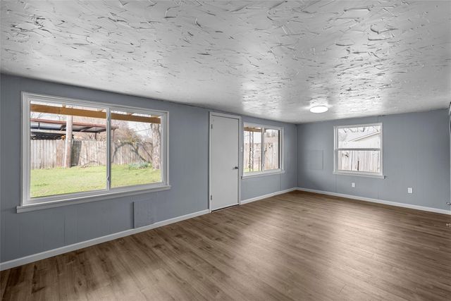 409 Greenleaf Drive, Lacy Lakeview, TX 76705