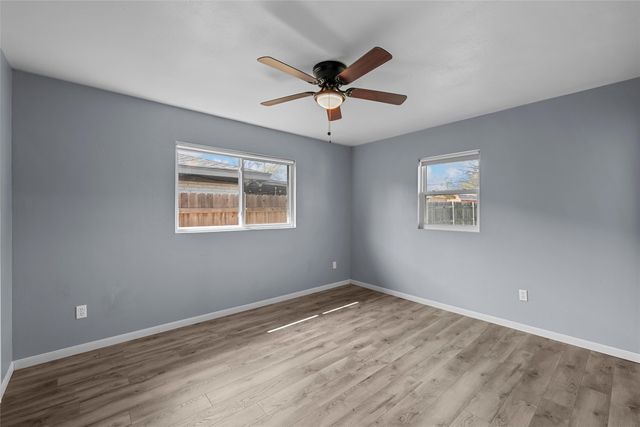 409 Greenleaf Drive, Lacy Lakeview, TX 76705