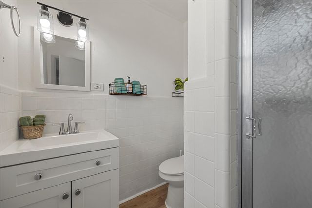 409 Greenleaf Drive, Lacy Lakeview, TX 76705