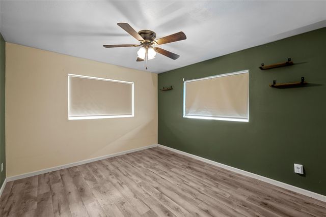 409 Greenleaf Drive, Lacy Lakeview, TX 76705