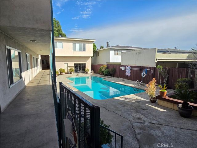 913 Victor 5, Inglewood, CA 90302