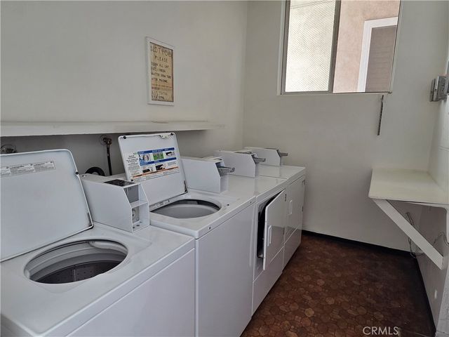 913 Victor 5, Inglewood, CA 90302