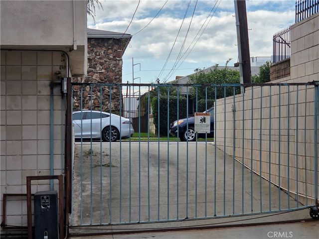 913 Victor 5, Inglewood, CA 90302