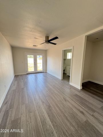 1718 E GLENROSA Avenue, Phoenix, AZ 85016