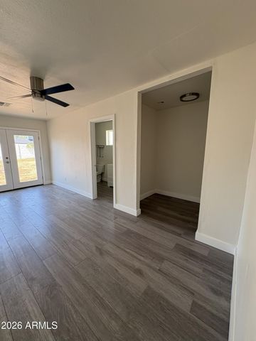 1718 E GLENROSA Avenue, Phoenix, AZ 85016