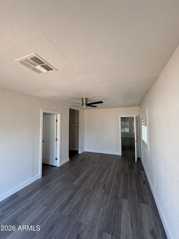 1718 E GLENROSA Avenue, Phoenix, AZ 85016