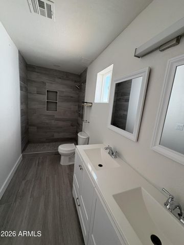 1718 E GLENROSA Avenue, Phoenix, AZ 85016