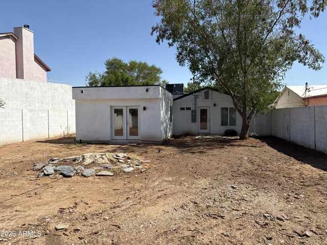 1718 E GLENROSA Avenue, Phoenix, AZ 85016