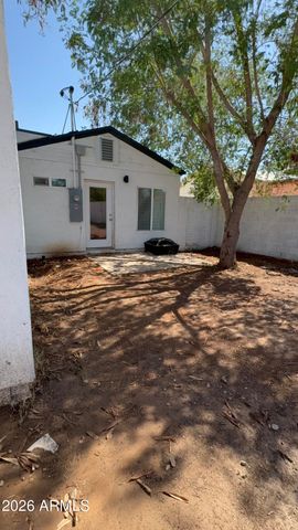 1718 E GLENROSA Avenue, Phoenix, AZ 85016