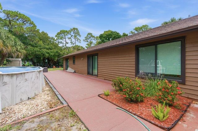 16888 Hialeah Drive W, The Acreage, FL 33470