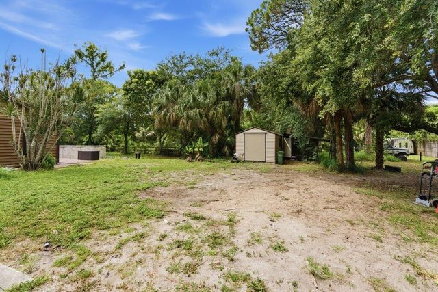 16888 Hialeah Drive W, The Acreage, FL 33470