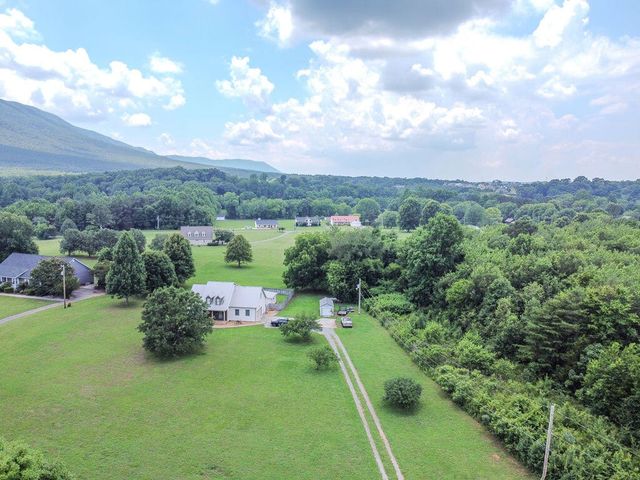 275 Spring Creek Road, Delano, TN 37325